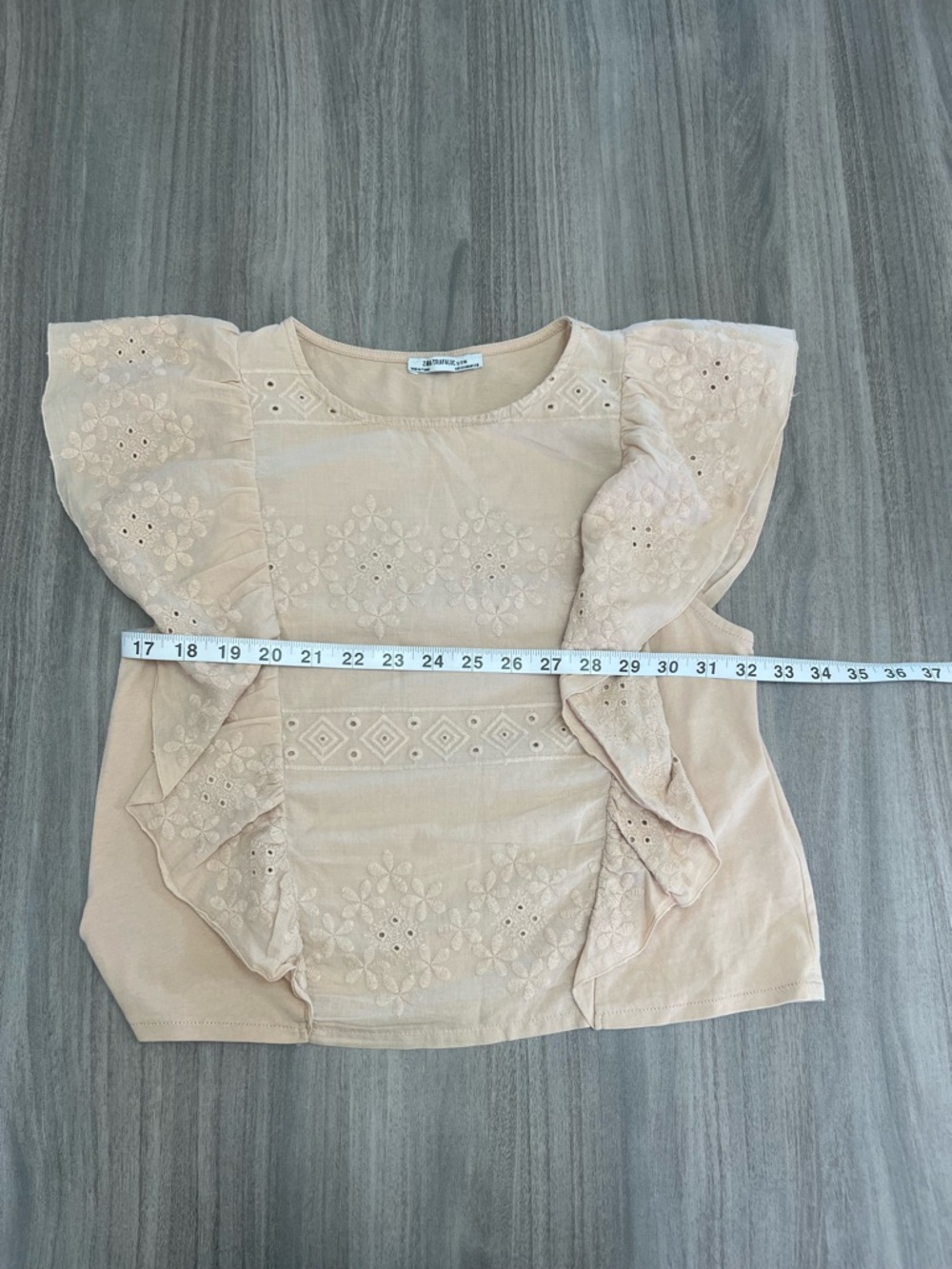 ZARA Peach Eyelet Ruffle-Sleeve Top - Picture 6 of 9